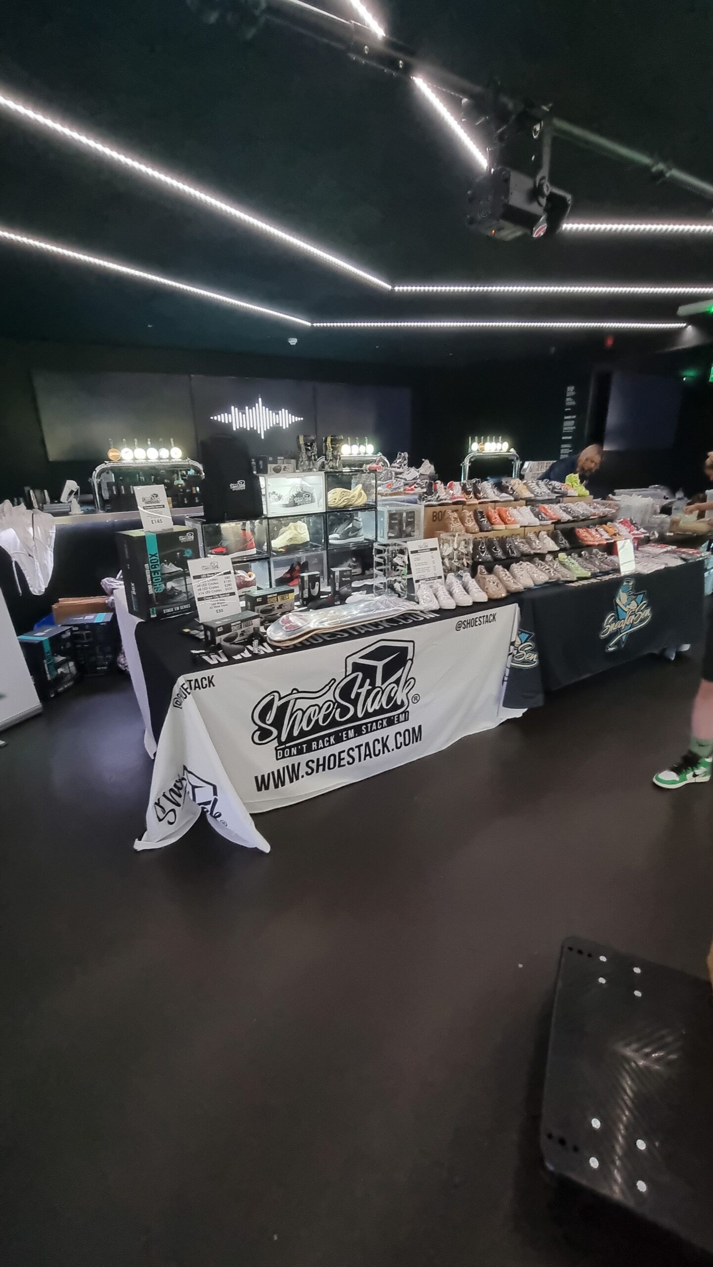 crepecity shoestack table